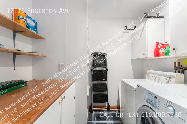 Building Photo - 12110 Edgerton Ave NE