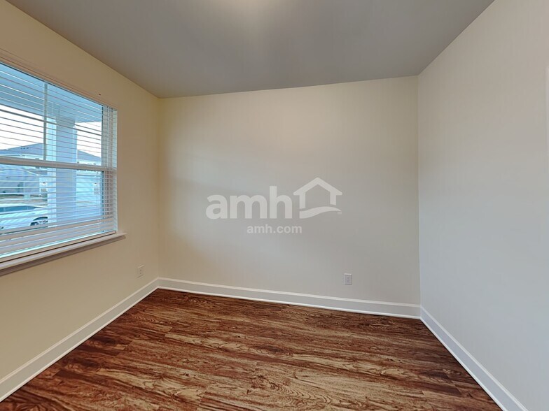 Building Photo - 4741 Chutney Dr