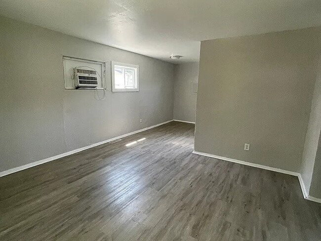 Building Photo - Beautiful three-bed property in Gary