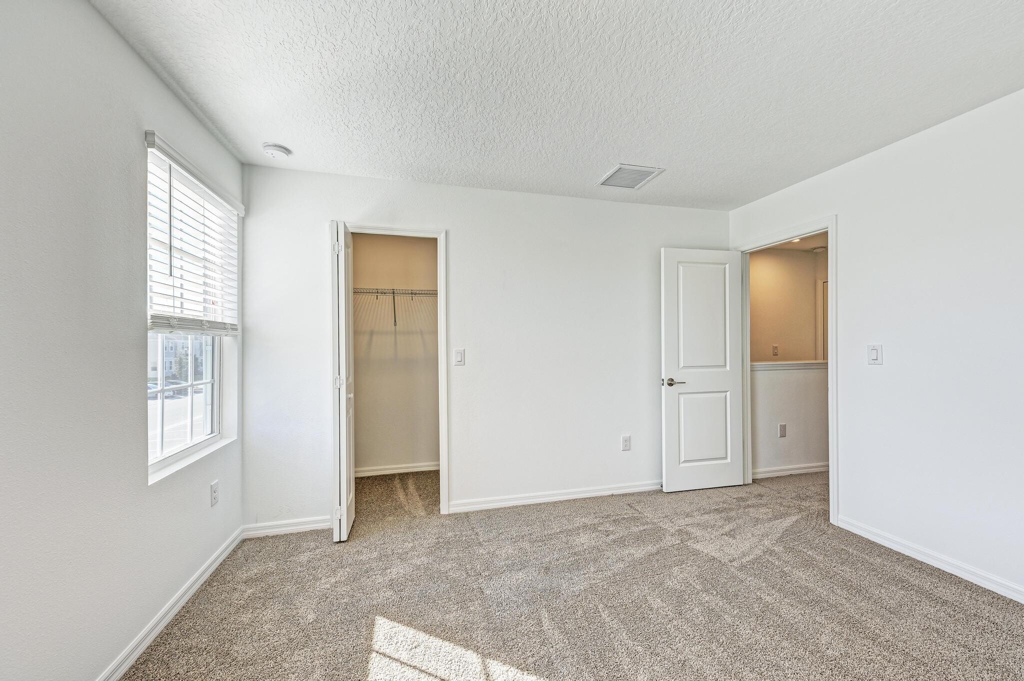 Building Photo - 6354 Fairmont Ln