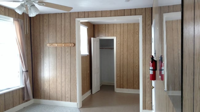 Building Photo - 513 Triplex