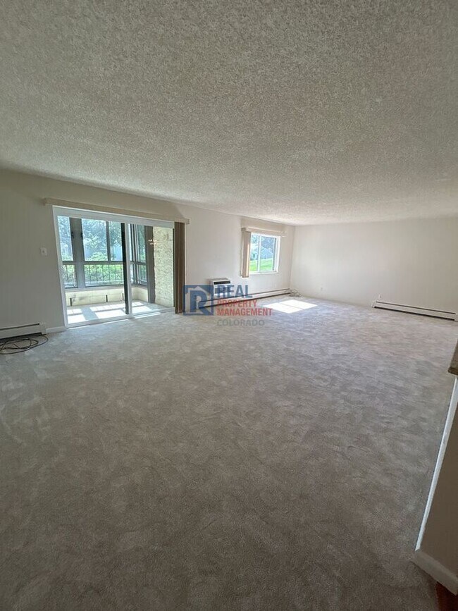 Building Photo - 13901 E Marina Dr