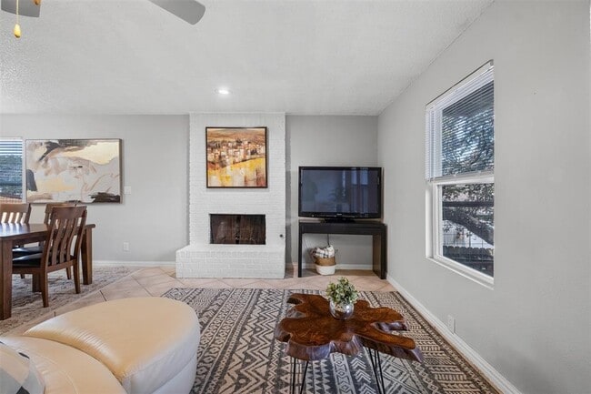 Building Photo - 3208 Twinberry Cove