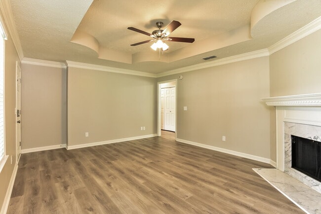 Building Photo - 295 Sanders Dr