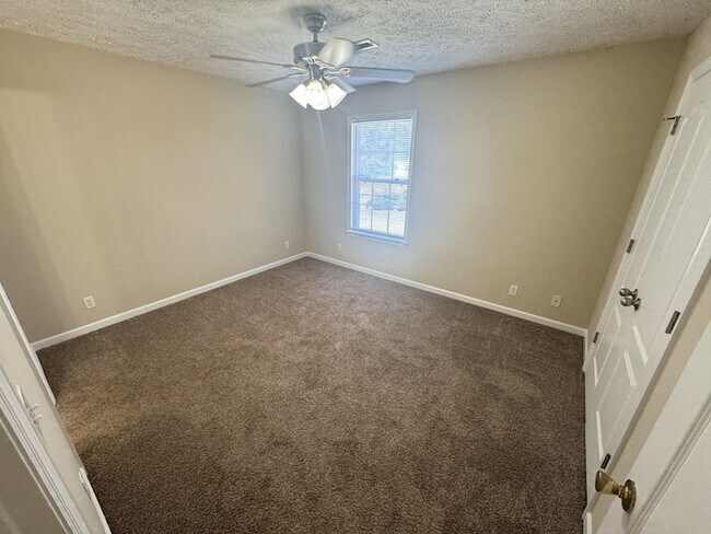 Building Photo - 814 Sevier St