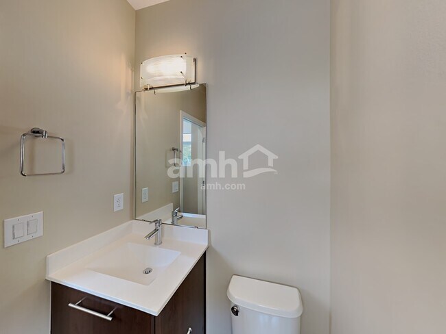 Building Photo - 10063 Salida St