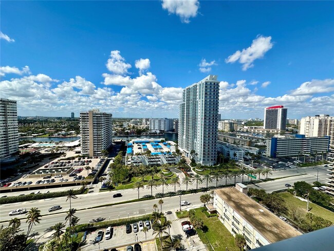 Building Photo - 1950 S Ocean Dr