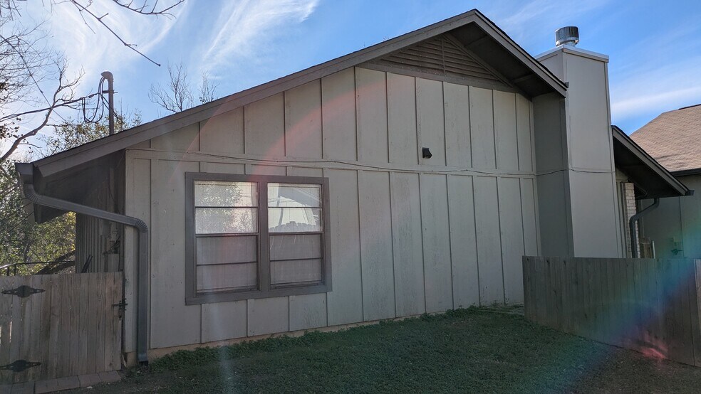 Building Photo - 6407 Auburn Dr