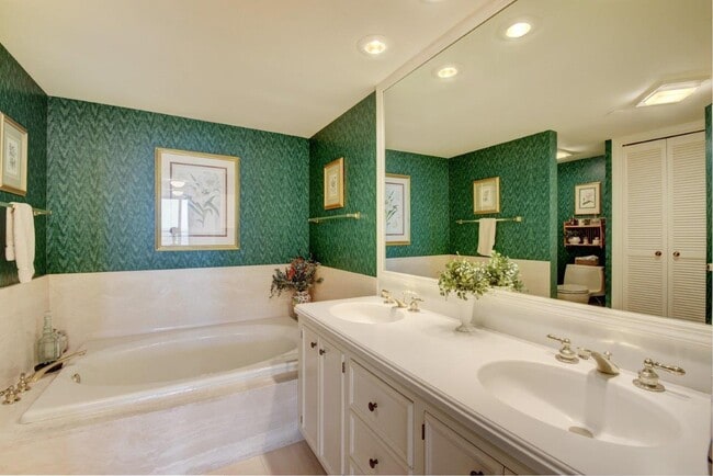 Building Photo - 4201 N Ocean Blvd