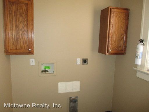 Building Photo - 726 E Washington Blvd