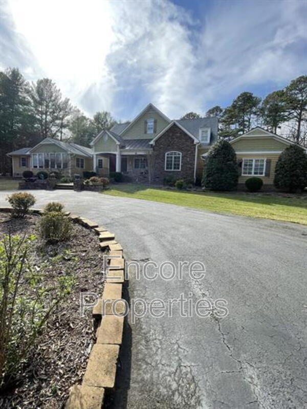 Building Photo - 105 Baybrook Ct