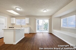 Building Photo - 9102 Roquefort