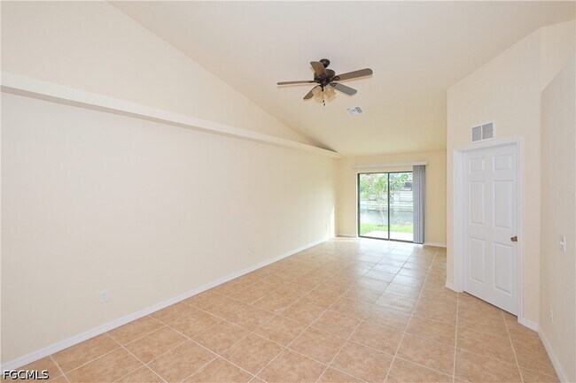 Building Photo - 615 SE 6th Terrace