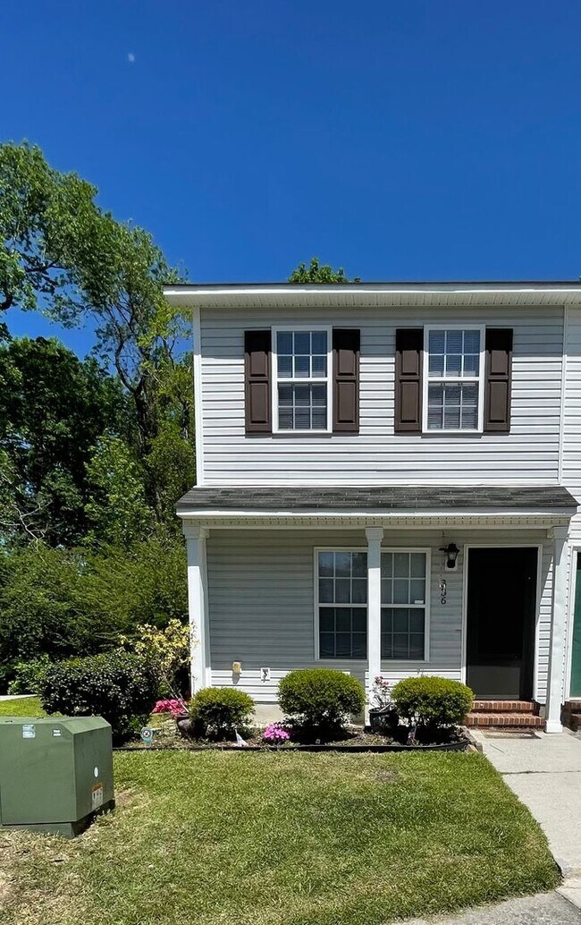 Primary Photo - Welcome to Acorn Forest!