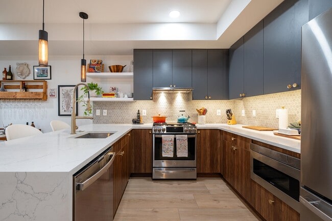 Building Photo - 201 New York Ave