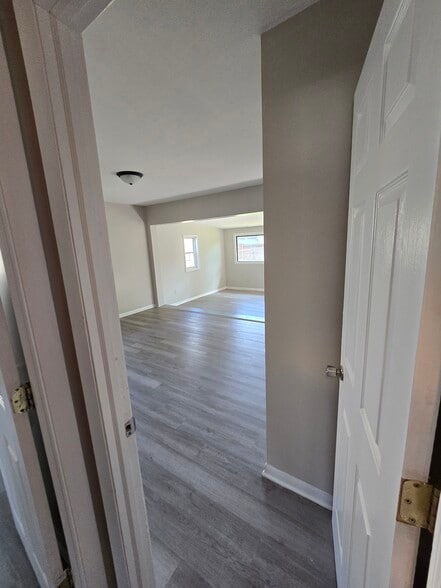 Building Photo - 7431 Sabre Ave