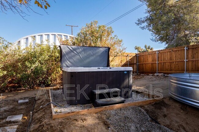 Building Photo - 61493 Desert Air Rd