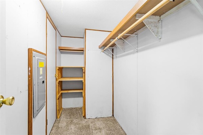 Building Photo - 675 FM 1696