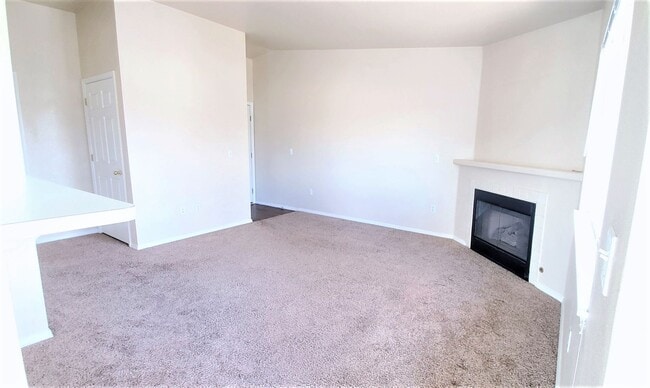 Building Photo - 617 Saratoga Dr