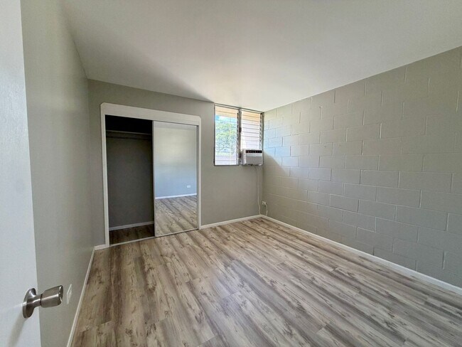 Building Photo - Newly Renovated 2-Bedroom in Kalihi | Lanai + Parking