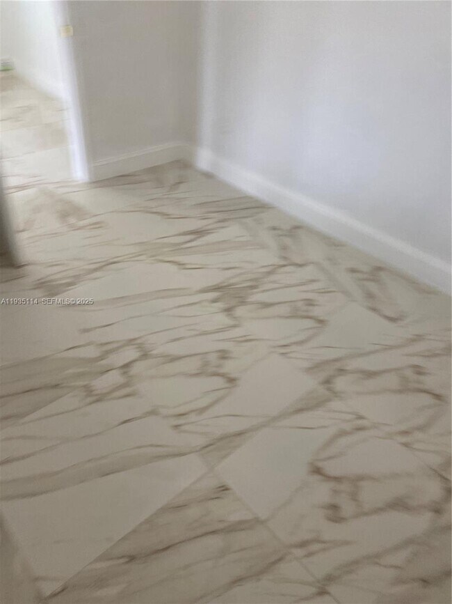 Building Photo - 2122 NW 5th St