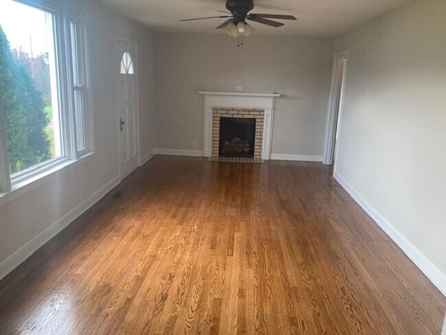 Building Photo - Auburntown TN - 1700 SF, 3BR/2BA, Full Basement, 2 Car Garage, 1 Acre