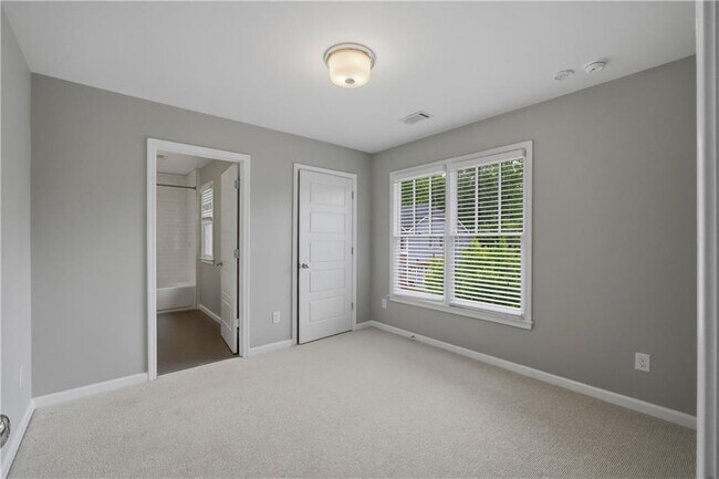 Building Photo - 2681 Oak Leaf Pl