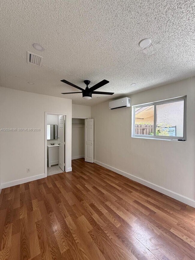 Building Photo - 531 SW 89th Ct