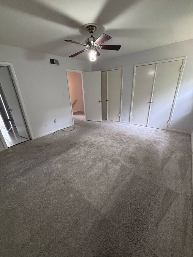 Building Photo - 2643 Southbury Cir