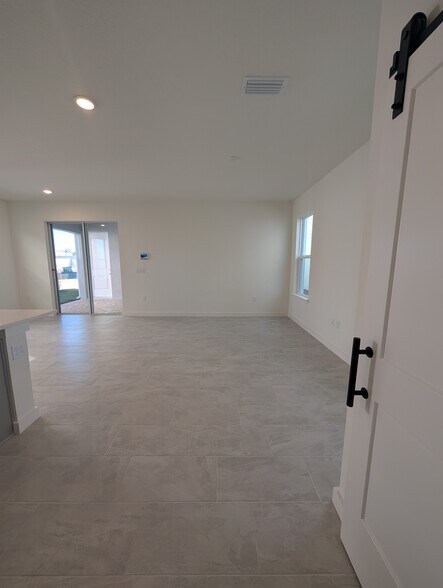 Building Photo - 1967 Iorio St