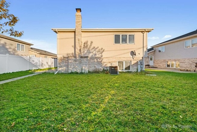 Building Photo - 8508 S Oketo Ave