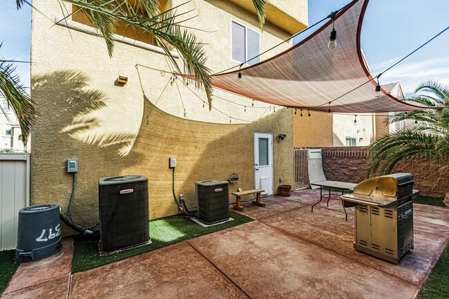 Building Photo - 3 story home