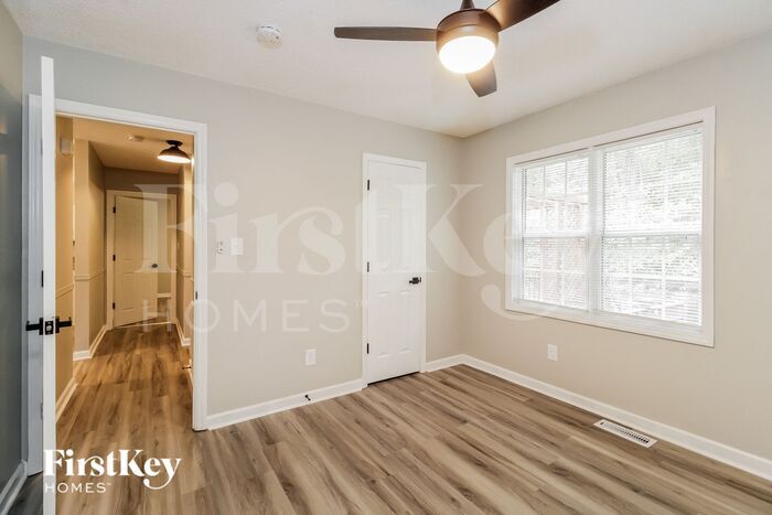 Building Photo - 2111 Priya St