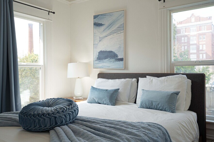 Building Photo - 1914 E Jefferson St