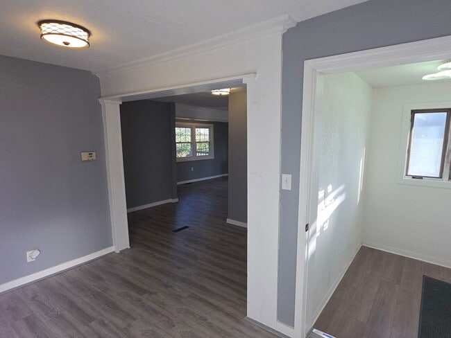 Building Photo - 2 bedroom Mukwonago home