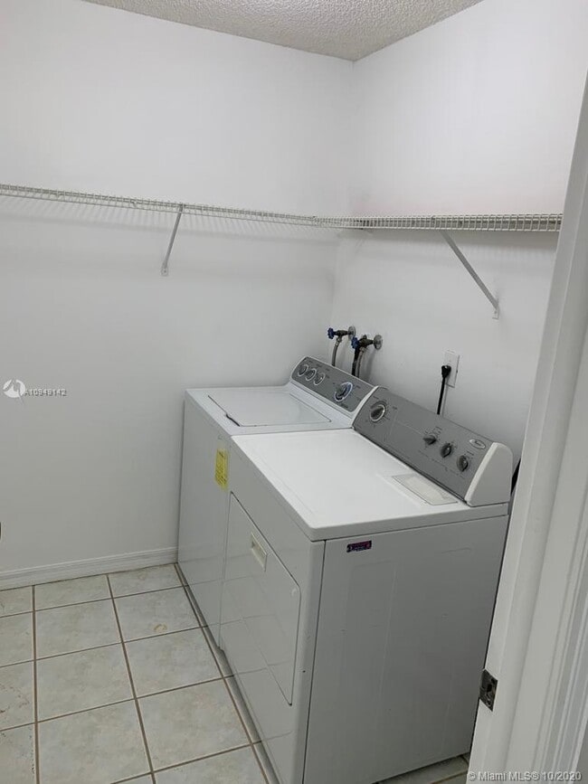 Building Photo - 3400 SW 153rd Ave