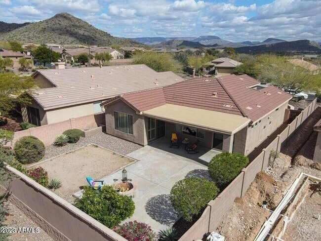 Building Photo - 41520 N River Bend Ct