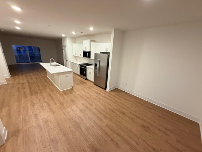 Building Photo - 15345 Sunray Aly