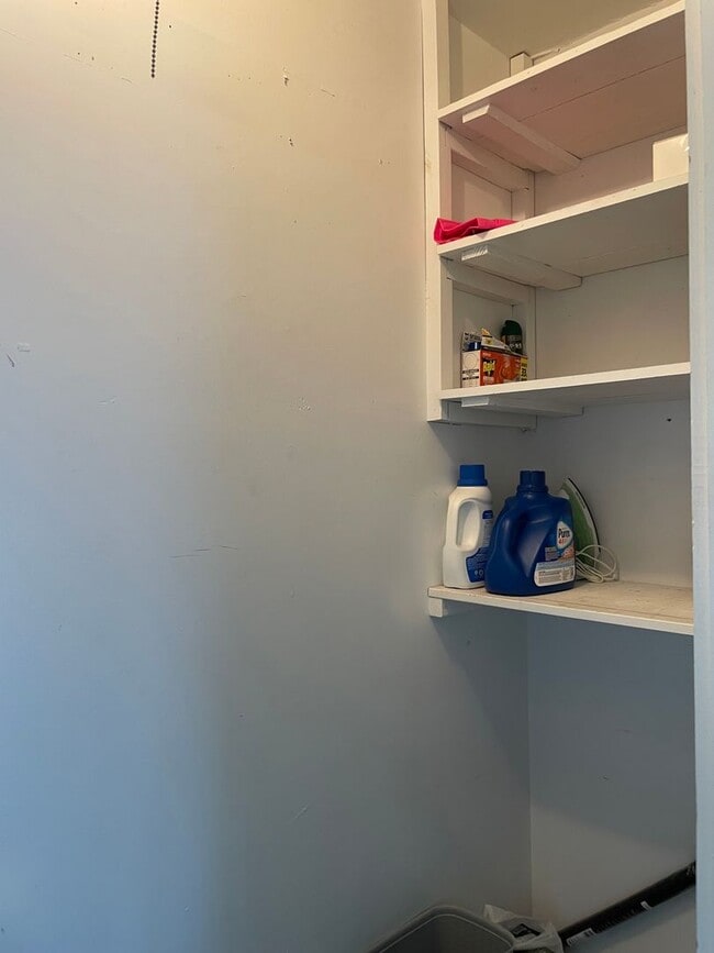 Building Photo - 2/1 Beach Bungalow in Biloxi