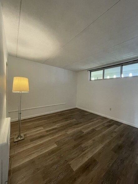 Building Photo - 253 Swanton St