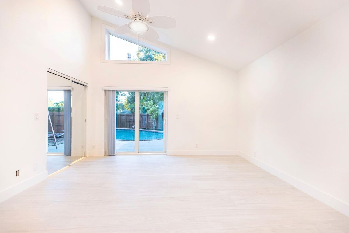 Building Photo - 7860 Stanway Pl