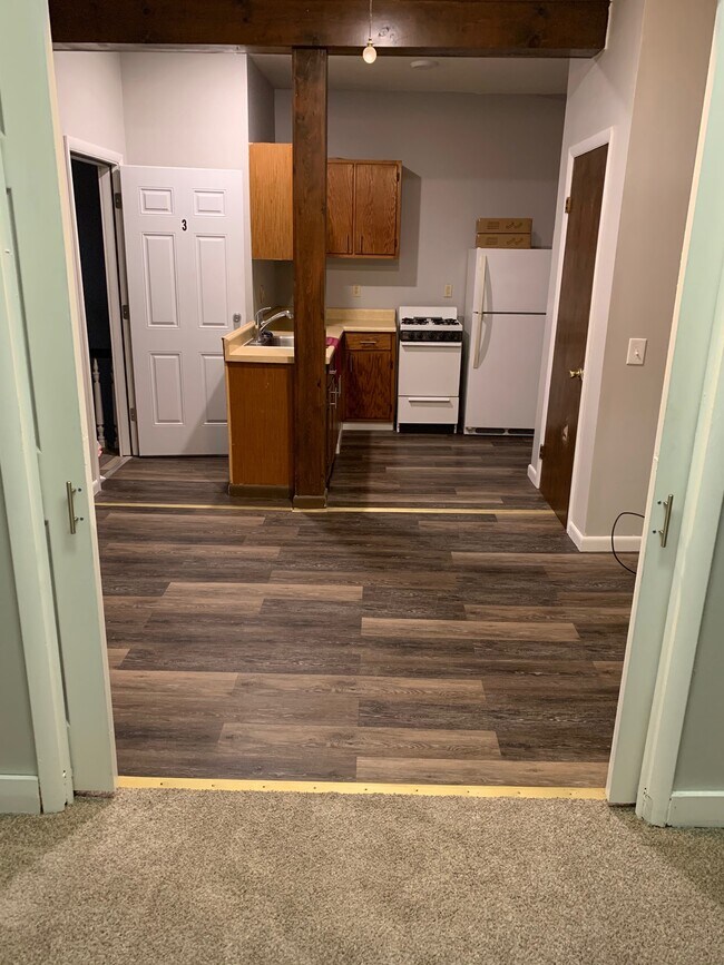 Building Photo - 29 Church St