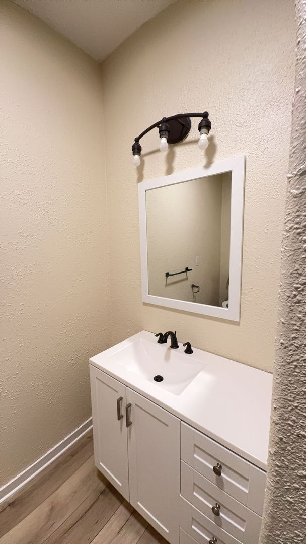 Building Photo - 13141 High Crest Rd