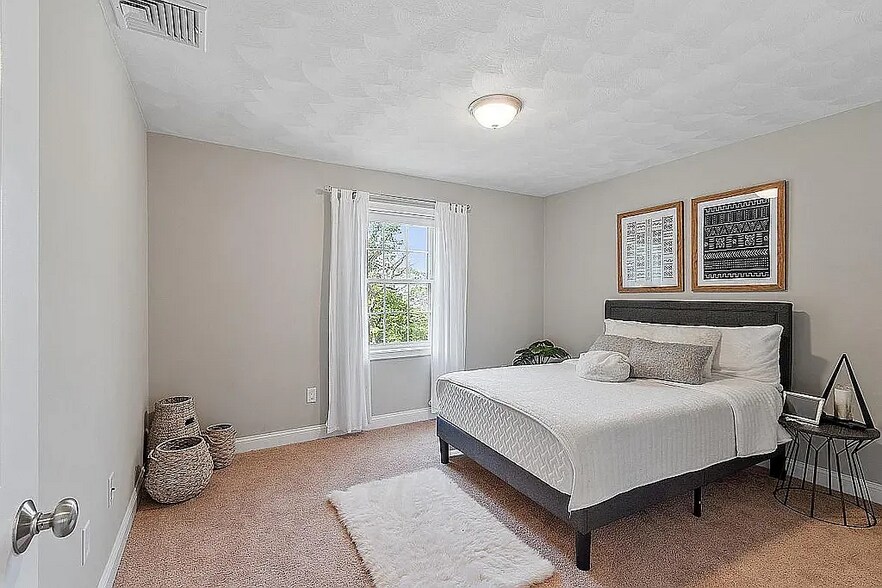 Building Photo - 25 Hopkins St