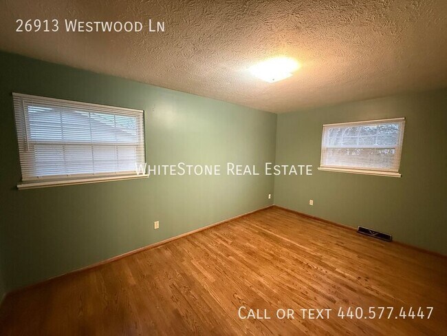 Building Photo - 26913 Westwood Ln