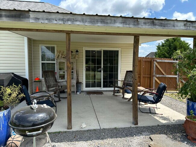 Building Photo - 312 S Brandon Way