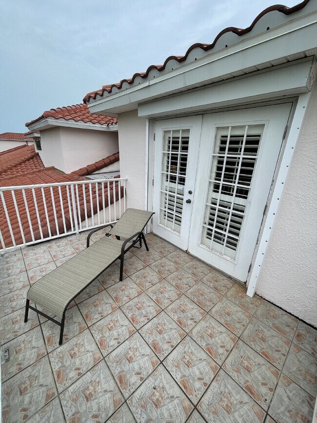 Building Photo - St. Lucie Villas