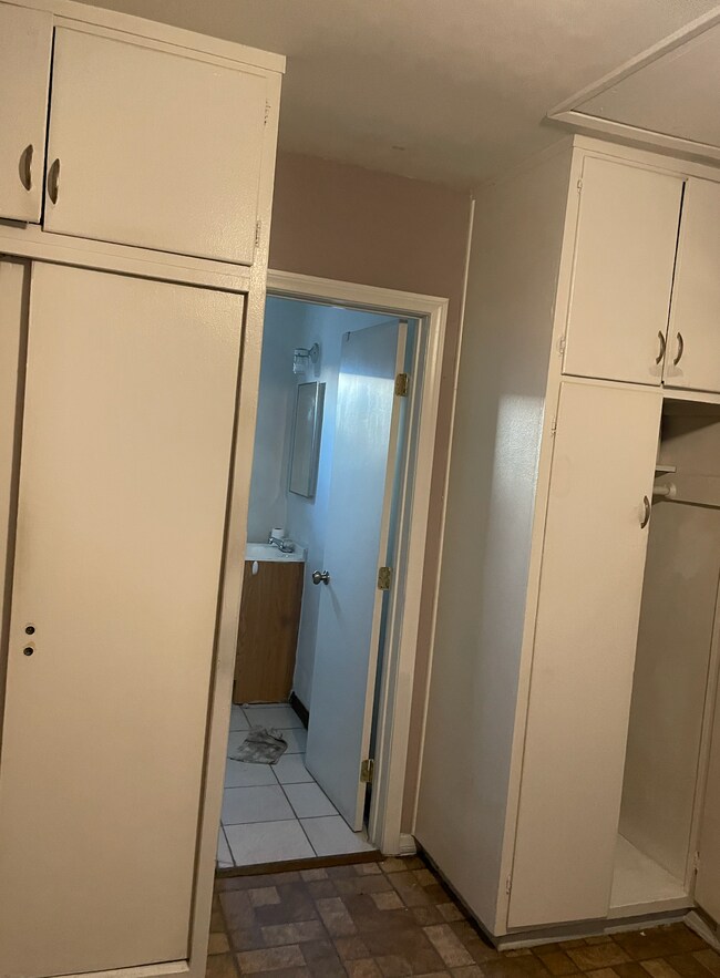 3633 closets - 3631 E 5th St