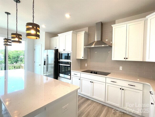 Building Photo - 5005 Layman Dr
