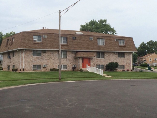 Building Photo - 301 Muehl St